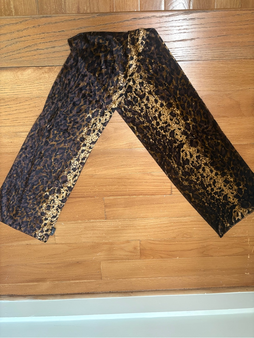Cejon Accessories Inc Women’s Scarf with Animal Print
